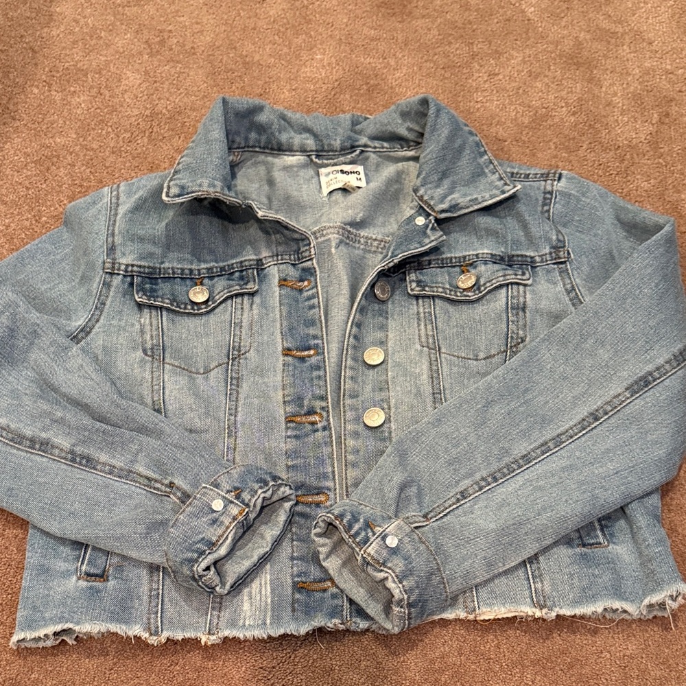 Women’s frayed jean jacket